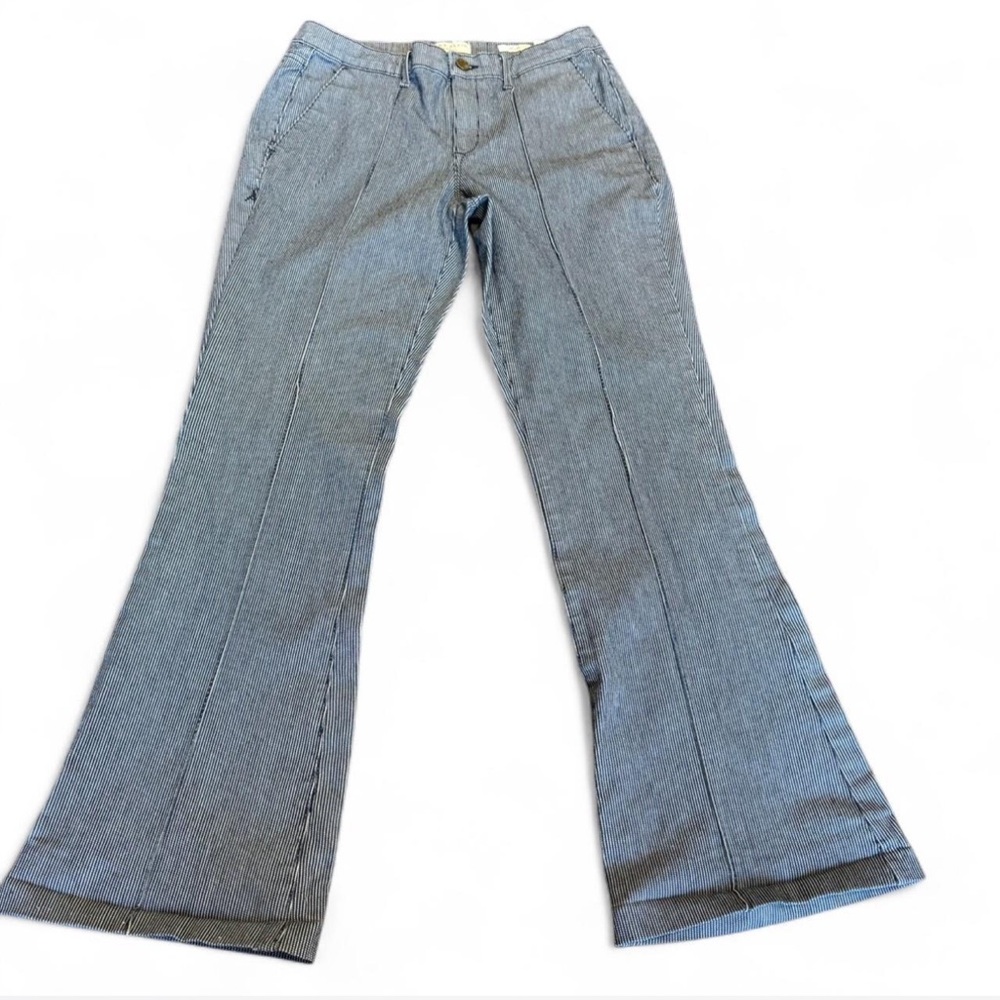 Anne Klein pinstriped Blue Jeans flare leg button back pockets size 8 were retro
